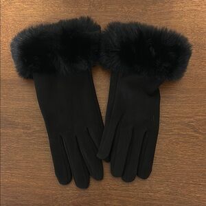Elegant Black Fur-Trimmed Women's Gloves